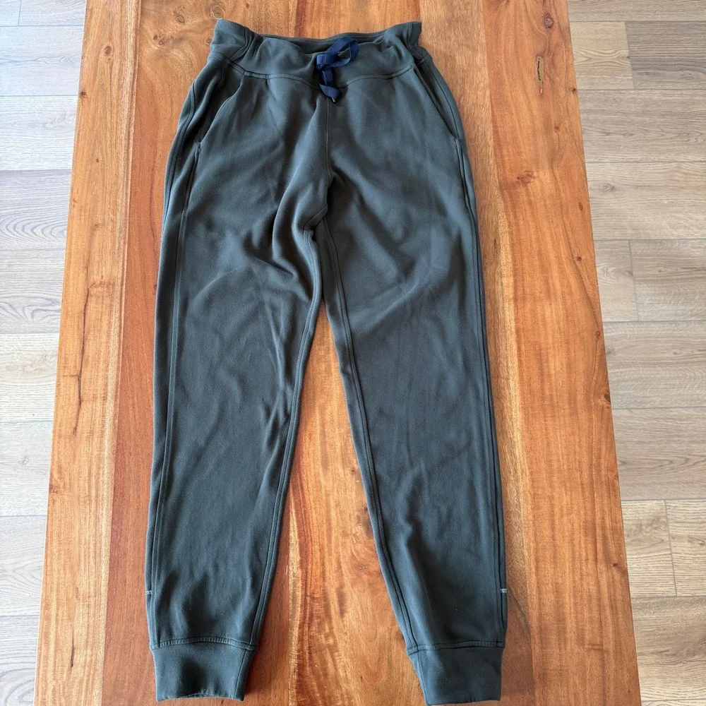 Lululemon Women's Army Green Soft Joggers Size 6